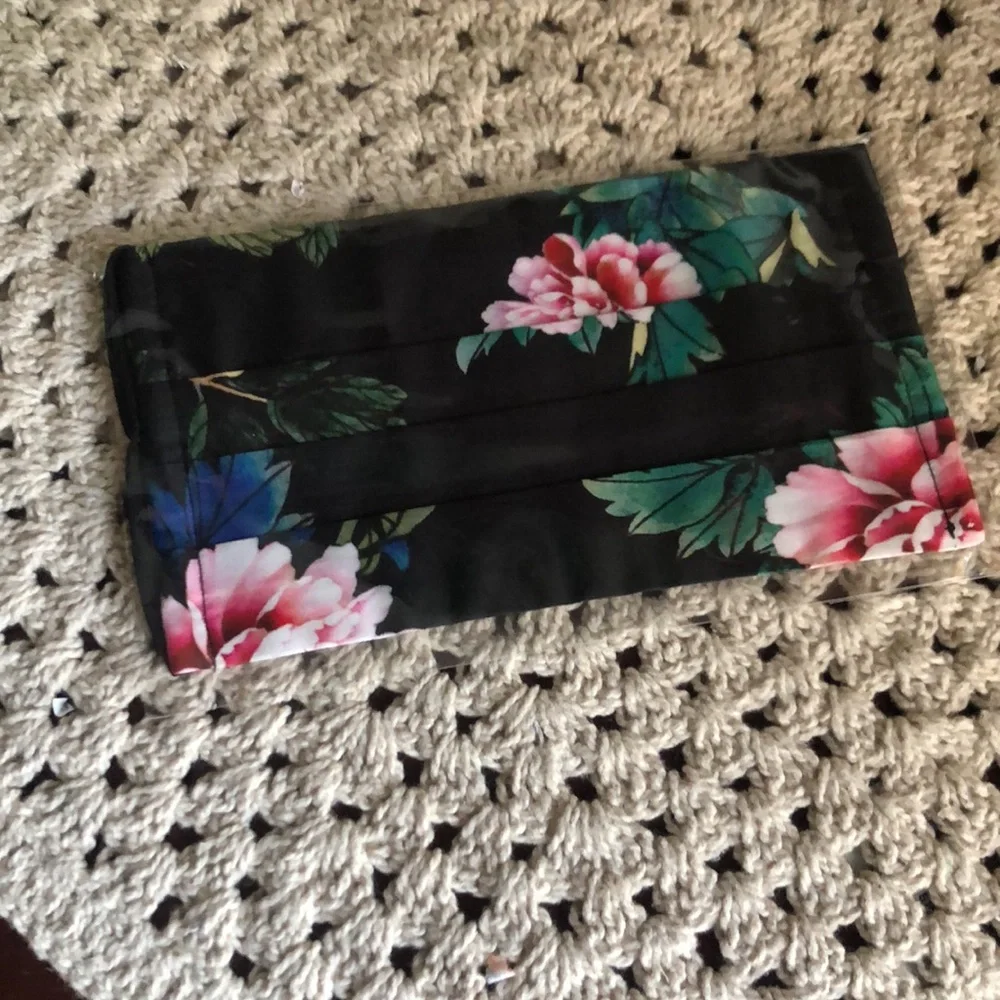 JOHNNY WAS Floral Face Mask with Pink and Green Design